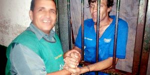 Remar comparte comida navideña con los presos de Paraguay.